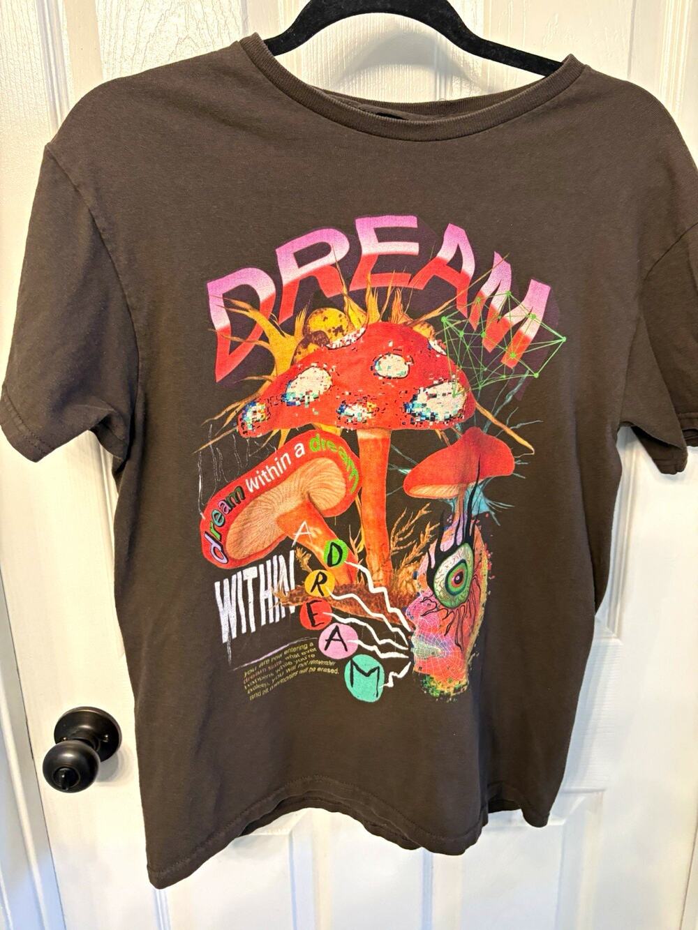 Teen Hearts Brown Dream Psychedelic Mushroom Graphic Crew Neck Cotton Tee M